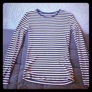Long sleeve GAP shirt